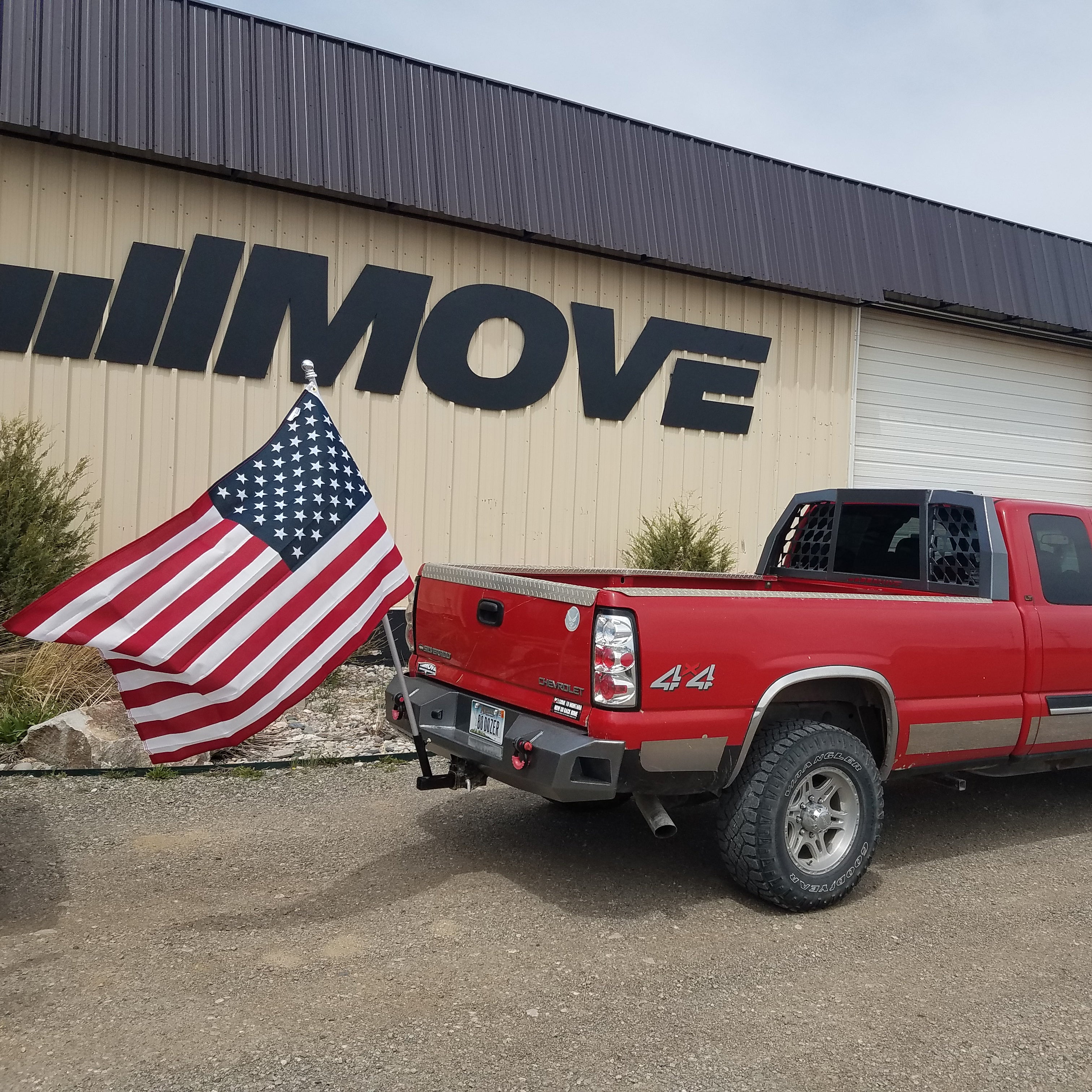 Pickup truck shop flag mount